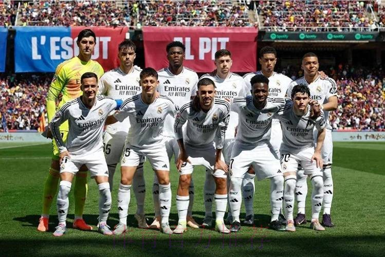 六台记者谈皇马惨败:战术很好 但锋线跑动不够 六台记者谈皇马惨败:战术很好 但锋线跑动不够